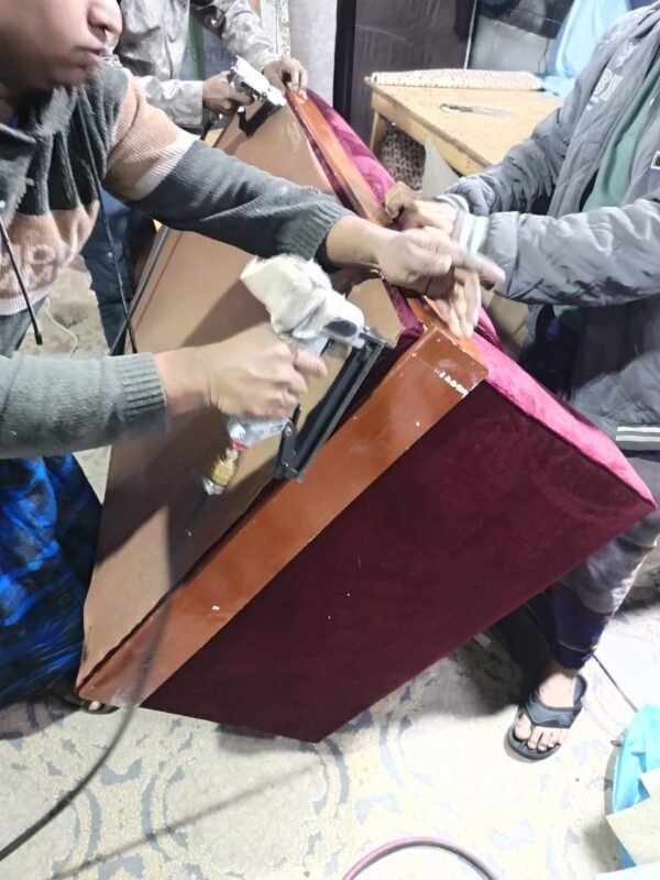 تجديد أم شراء؟ دليل شامل عن تنجيد الكنب في الرياض وأفضل الخيارات المتاحة